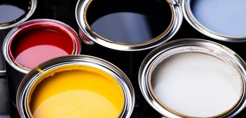 Fabryka farb Aksil a praktyczny dobór farb do betonu, metalu i drewna